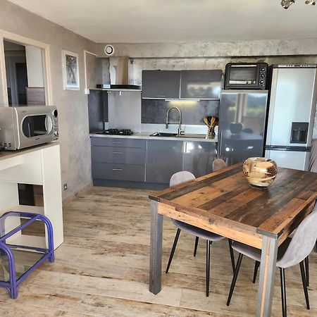 Appartement Rez De Jardin Dans Villa Vue Mer كافالير سور مير المظهر الخارجي الصورة