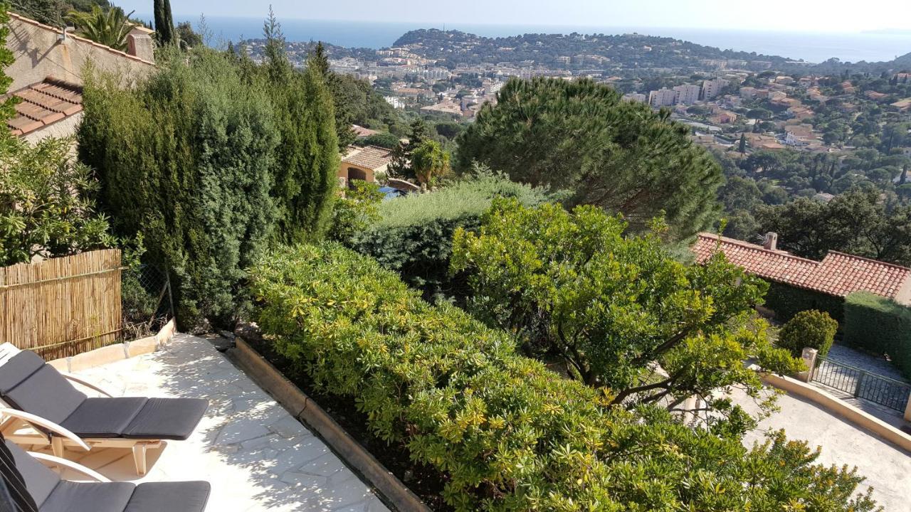 Appartement Rez De Jardin Dans Villa Vue Mer كافالير سور مير المظهر الخارجي الصورة