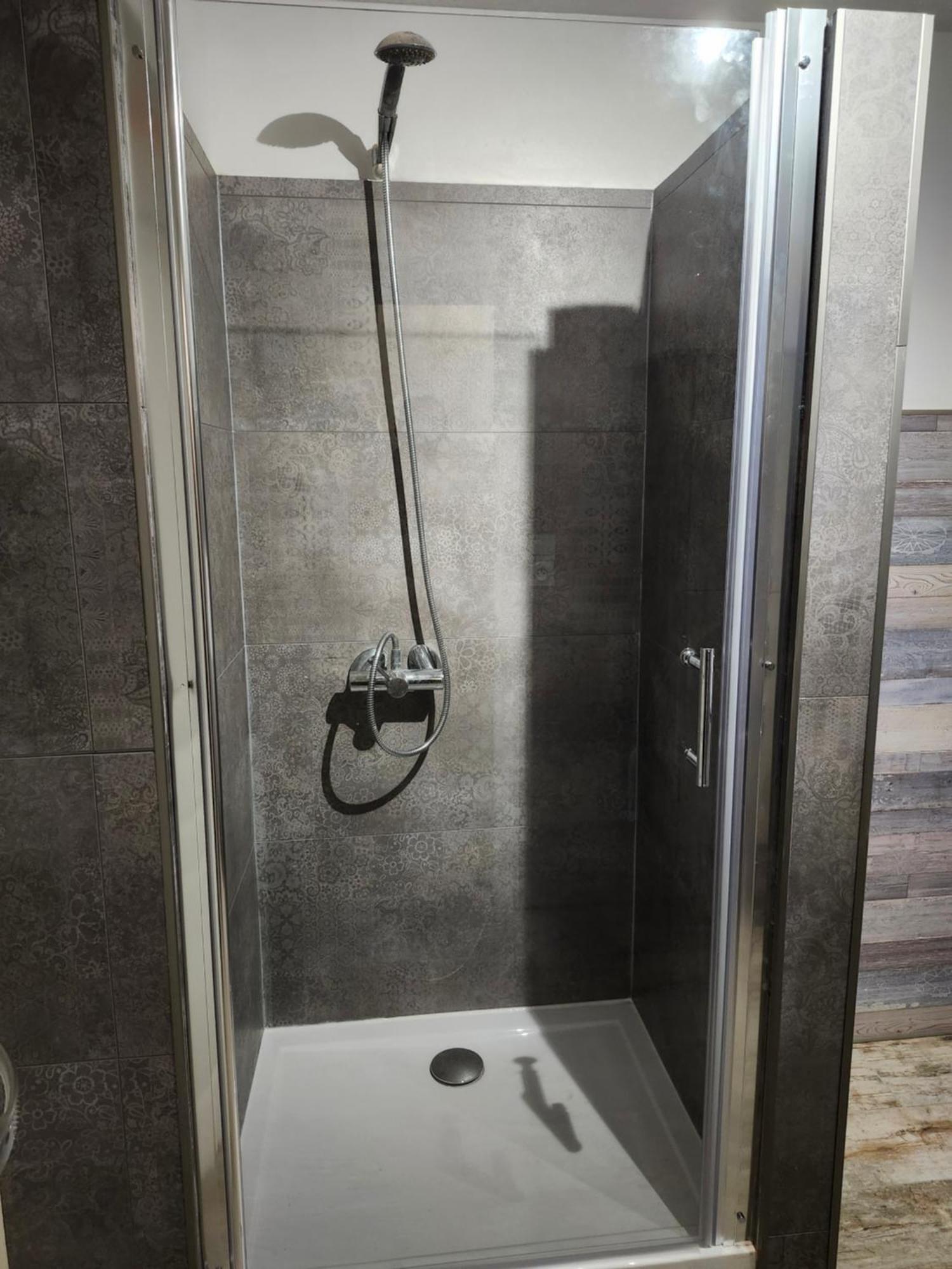 Appartement Rez De Jardin Dans Villa Vue Mer كافالير سور مير المظهر الخارجي الصورة