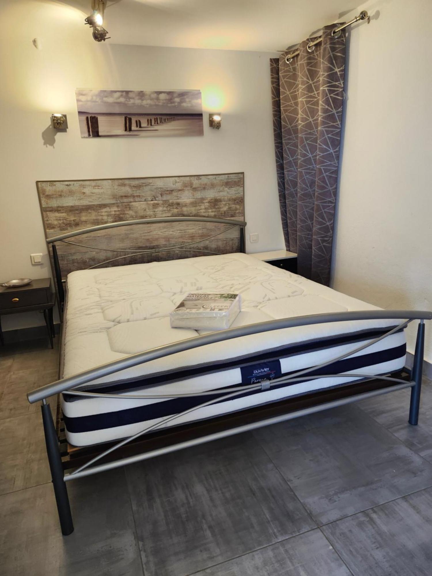 Appartement Rez De Jardin Dans Villa Vue Mer كافالير سور مير المظهر الخارجي الصورة